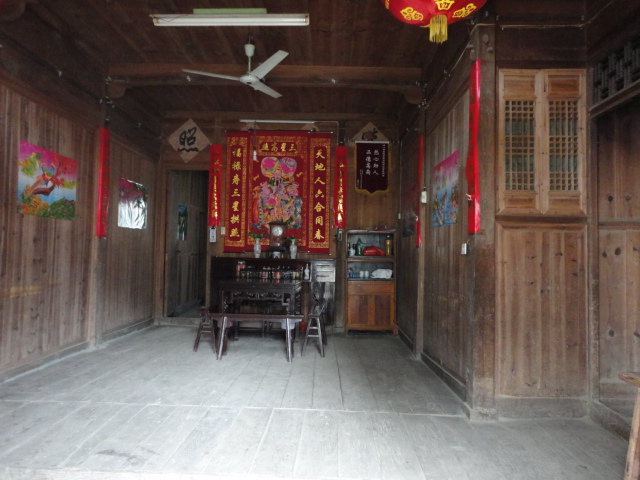 1农家木屋前堂.JPG